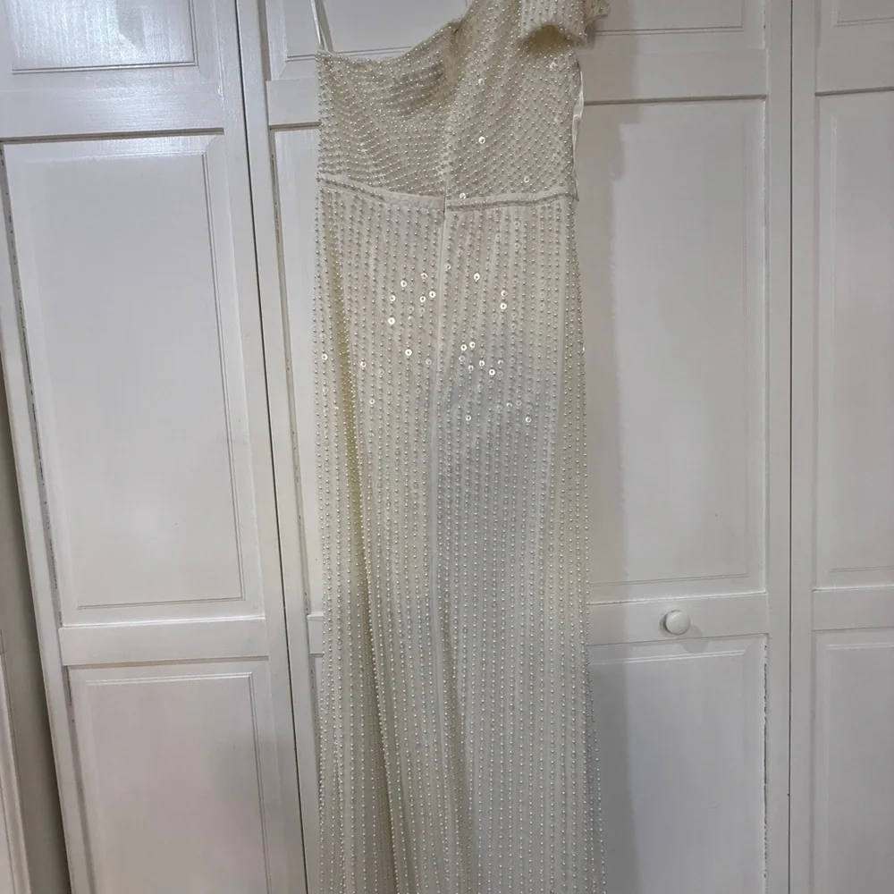 NWT | Mac Duggal 93735 White Pearl Soft Tie One Shoulder Gown Size 10